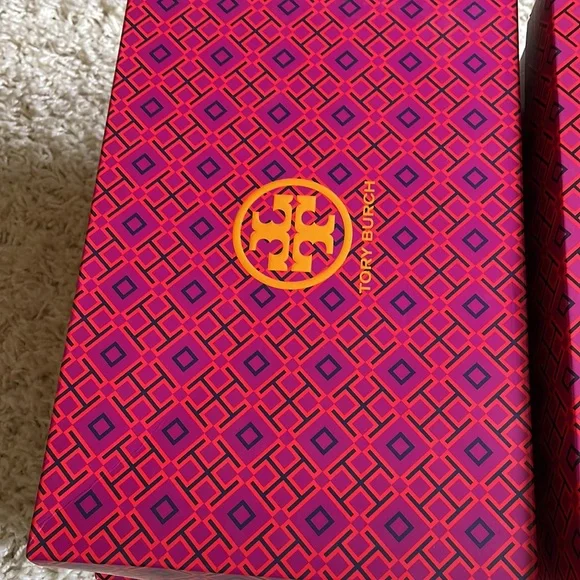 5 TORY BURCH SHOEBOXES - plus big shopping bag - Picture 2 of 6